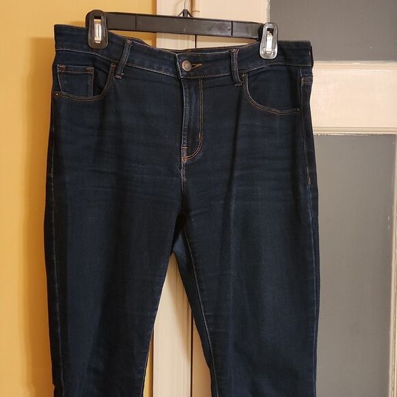 Old Navy Women's "Kicker Bootcut" Dark Wash Jeans Size 10 - Picture 3 of 7